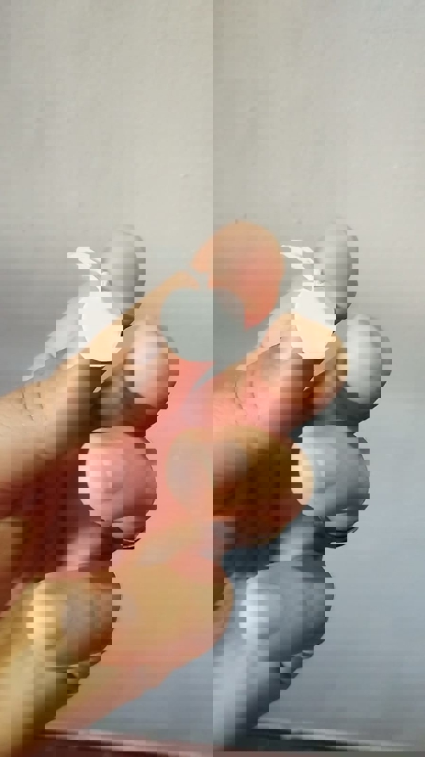 Model image APPLE - LAPEL PIN