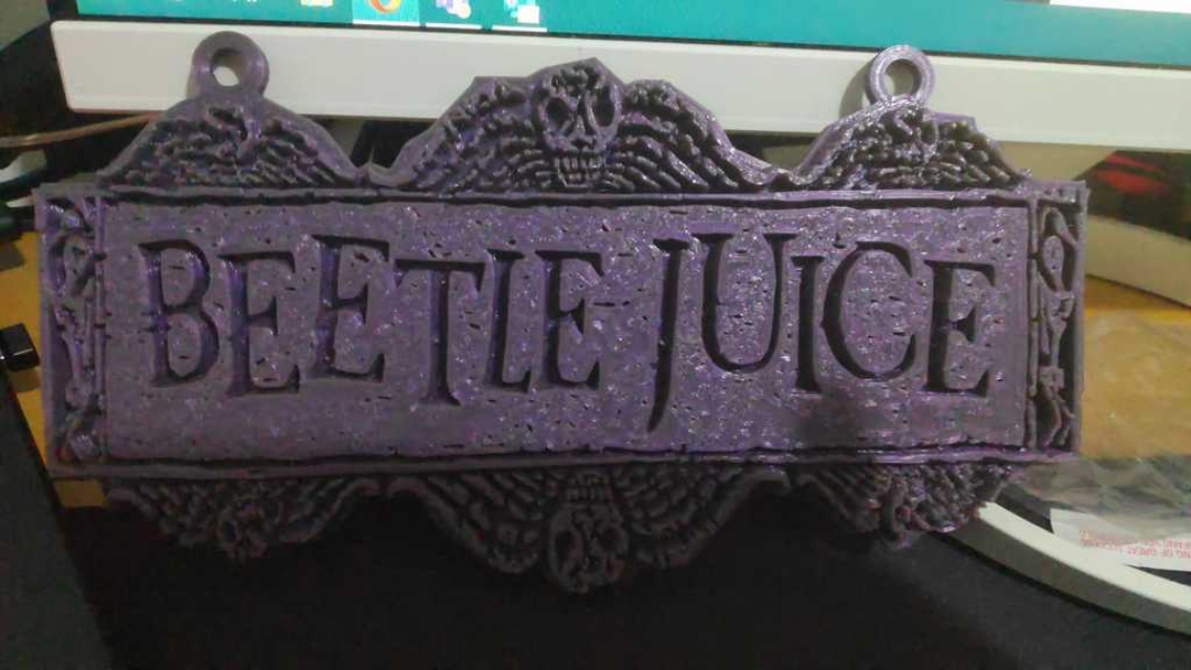 Image Beetlejuice plaque with supports