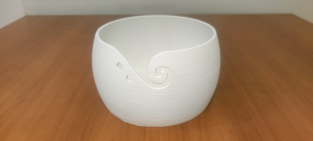 Image Bowl for ball of wool / Cuenco para ovillo de lana