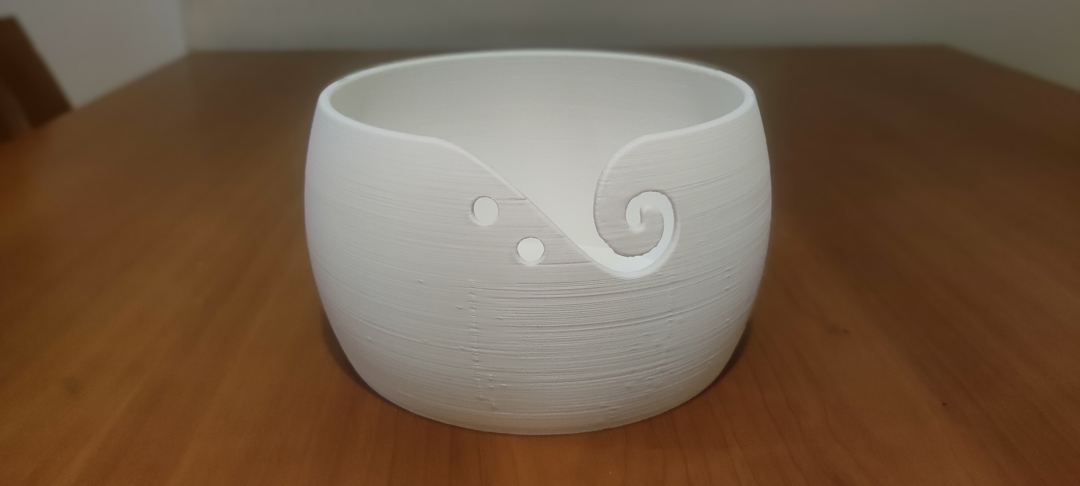 Image Bowl for ball of wool / Cuenco para ovillo de lana