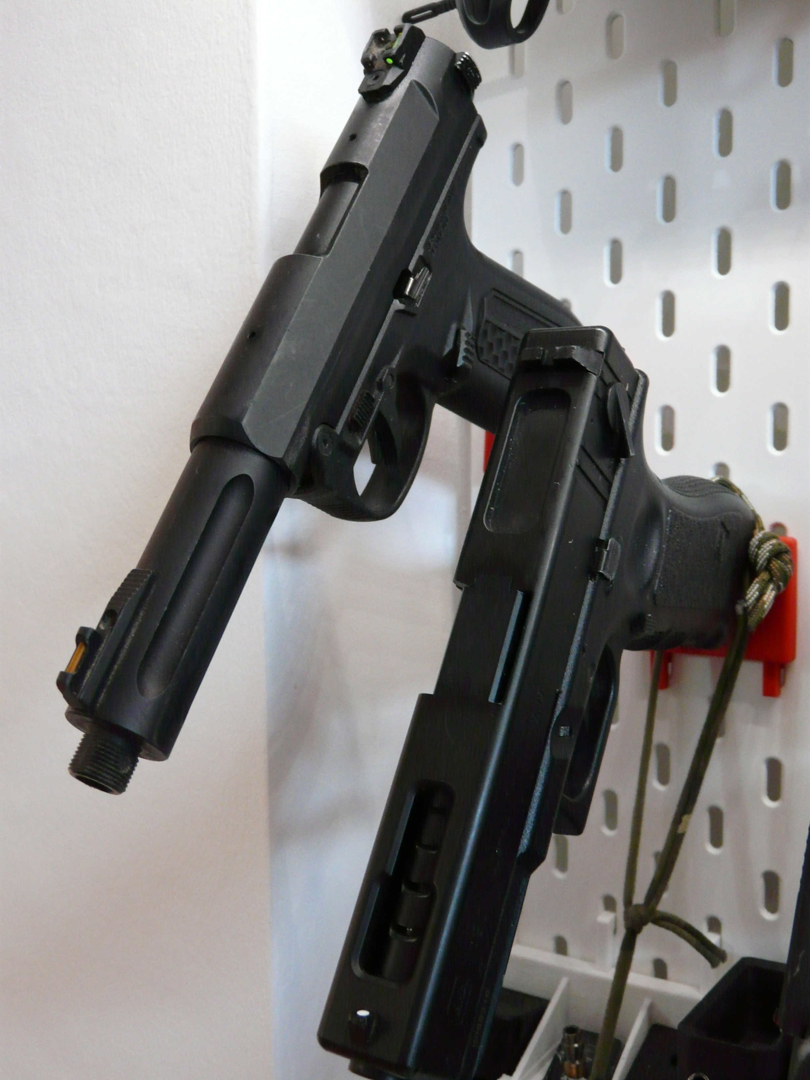 Image Ikea Skadis airsoft AAP01&Glock holder